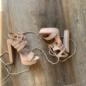 Cute Tie Up Chunky Heels 💫